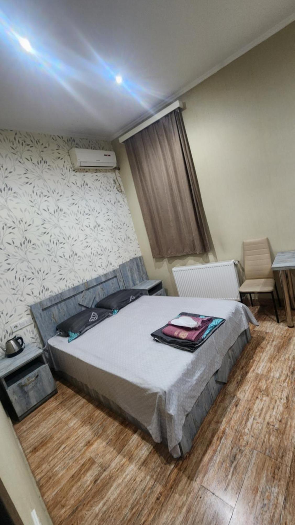 Hotel ,,Mega" Tbilisi Exterior foto